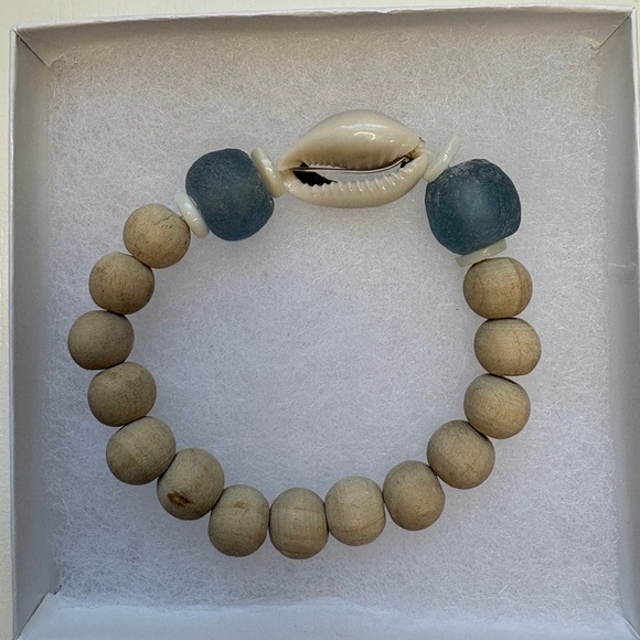 Twine & Twig Jewelry - Natural Beaded Shell Bracelet